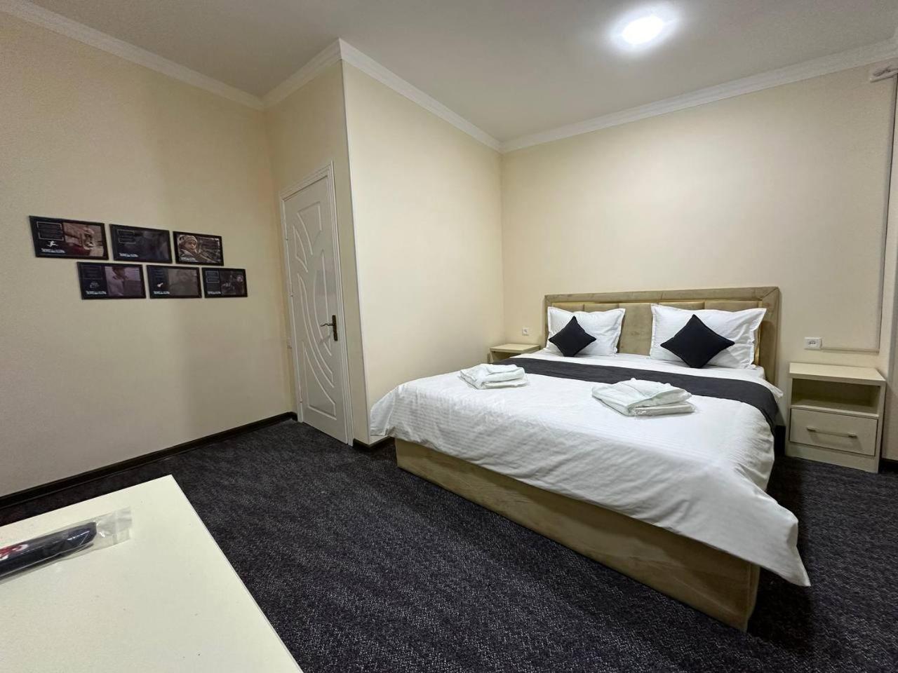 Home Alone Hotel ทาชเคนต์ ภายนอก รูปภาพ
