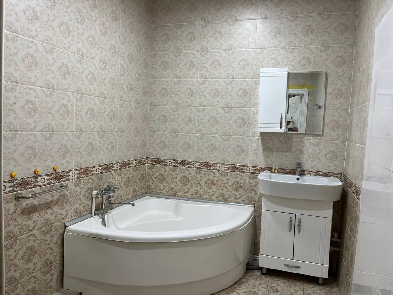 Home Alone Hotel ทาชเคนต์ ภายนอก รูปภาพ